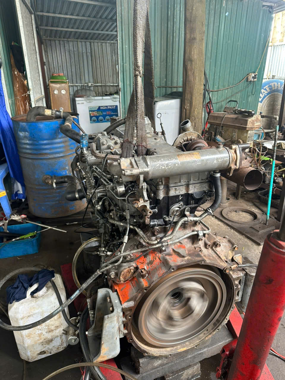 Chuyên sửa chữa – bảo trì: Bơm thủy lực, motor thủy lực, van điều khiển, xi lanh thủy lực… cho máy xúc, máy ủi, xe cẩu, máy khoan, máy ép, máy công trình các loại!